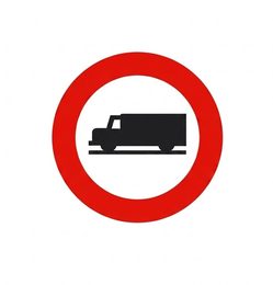 Señal de prohibición R-106: prohibida a vehículos de transporte de mercancías