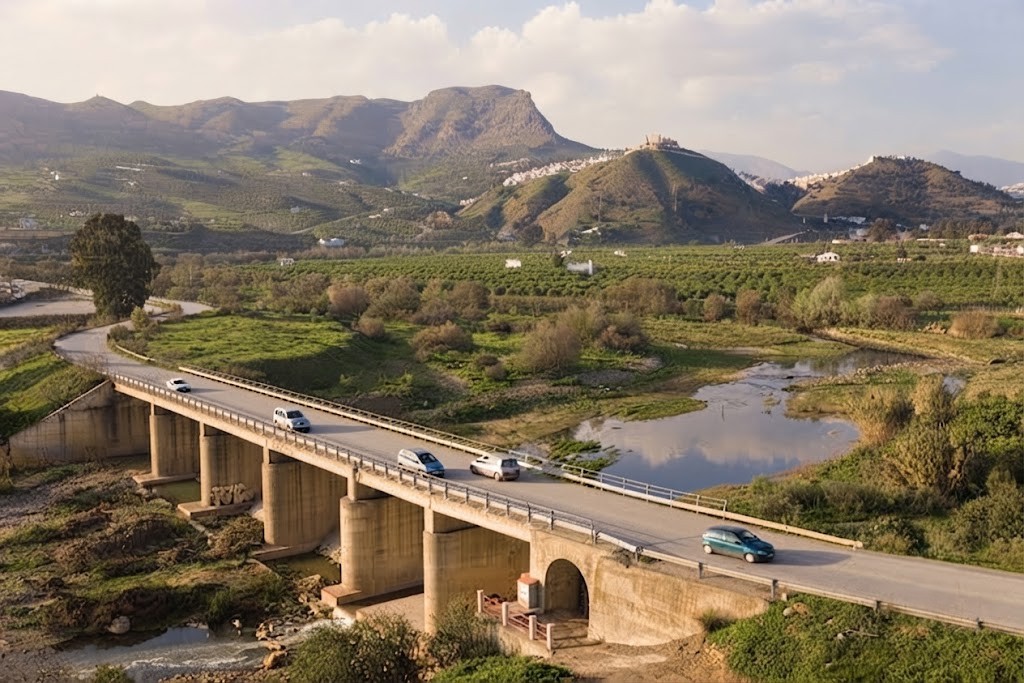 Imagen de la pregunta: ¿Cuál es la velocidad mínima en vías urbanas con dos o más carriles por sentido?