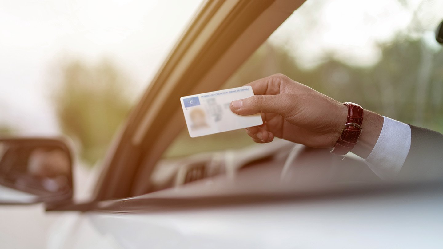 Question image: How many points make up the standard balance of an experienced driver?