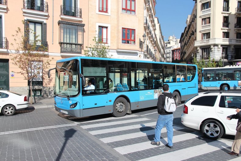 Question image: In the vehicle-type priority hierarchy, who has priority: a truck or a bus?