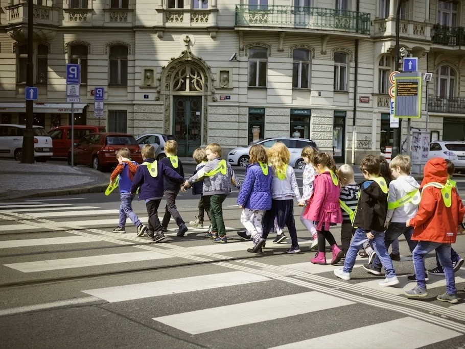 Question image: Faced with an organised group of pedestrians (schoolchildren, a procession, a co